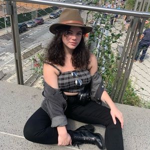 Meet your Posher, Julia